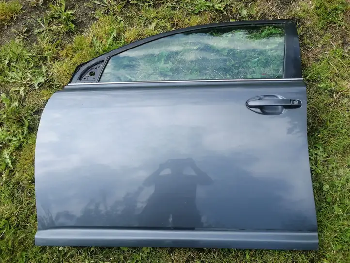 Toyota Avensis T250 (2003 - 2006) Дверь — фото 1