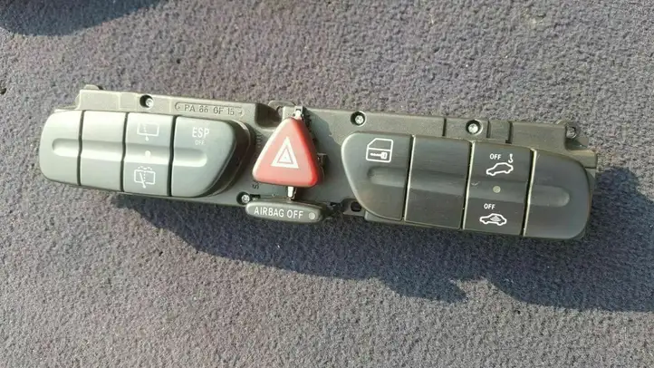 Mercedes-Benz C W203 (2000 - 2007) 2038219058 Другие включатели / ручки/ переключатели — фото 6