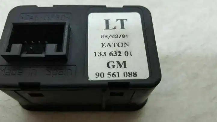 Opel Astra G (1998 - 2004) 90561088 Блок кнопок стеклоподъемников — фото 4