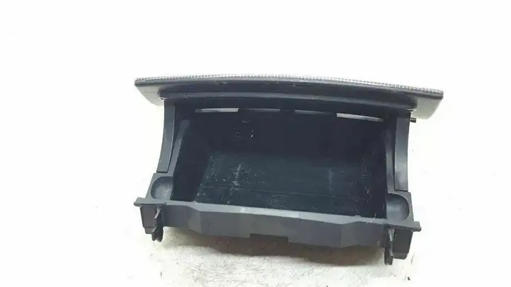 Mercedes-Benz C W203 (2000 - 2007) A2036800852 Передняя пепельница — фото 2