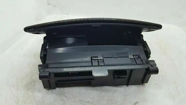 Mercedes-Benz C W203 (2000 - 2007) A2036805250 Передняя пепельница — фото 3