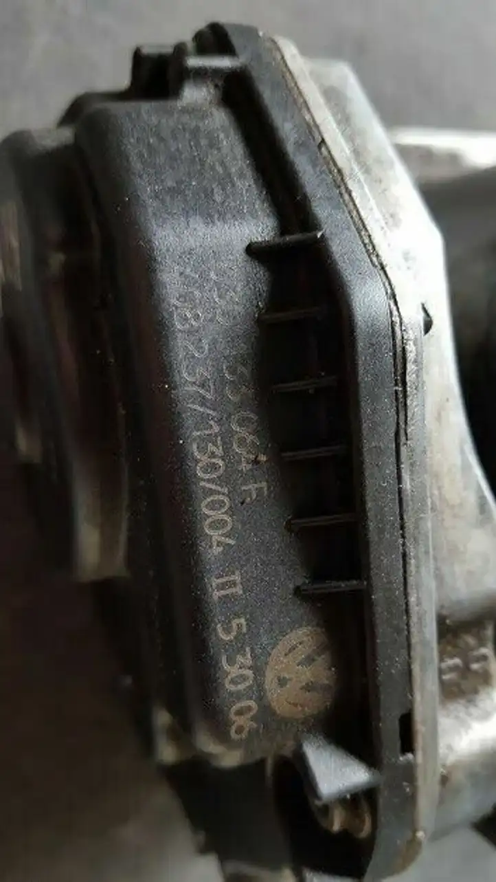Volkswagen Golf IV (1998 - 2005) 030133064F Дроссельная заслонка — фото 3