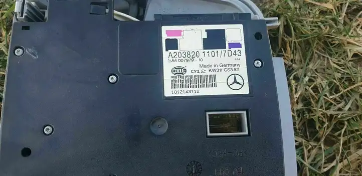 Mercedes-Benz C W203 (2000 - 2007) A2038201101 Передняя подсветка — фото 5