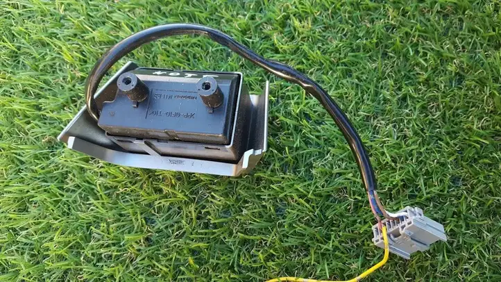 Nissan Note (E11) (2006 - 2014) Кнопки на рулевом колесе — фото 2