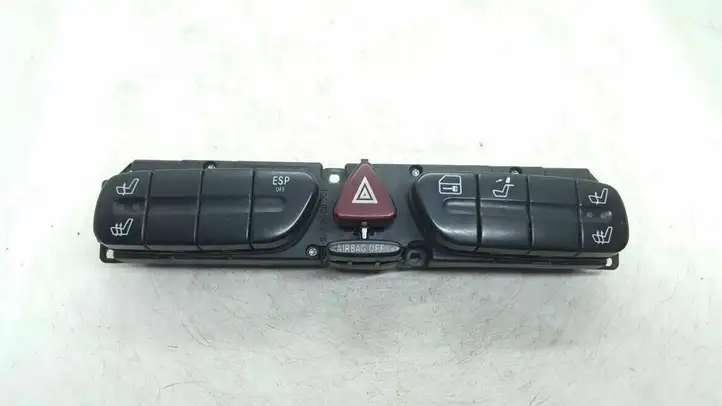 Mercedes-Benz C W203 (2000 - 2007) 2038108110 Блок кнопок на панели — фото 1