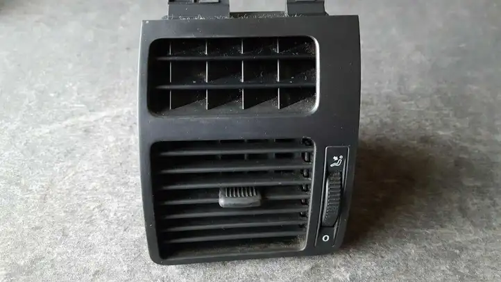 Volkswagen Touran I (2003 - 2010) 1T0819703A Боковой воздушный дефлектор — фото 6