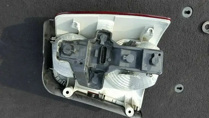 Volkswagen Touran I (2003 - 2010) 1T0945257D Задний фонарь в кузове — фото 4