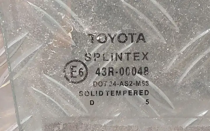 Toyota Corolla E120 E130 (2000 - 2004) 43R00048 Стекло задней двери — фото 2