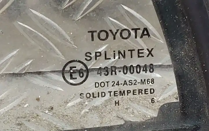 Toyota Corolla E120 E130 (2000 - 2004) 43R00048 Форточка двери — фото 2