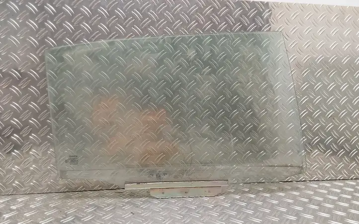 Toyota Corolla E120 E130 (2000 - 2004) 43R00048 Стекло задней двери — фото 1