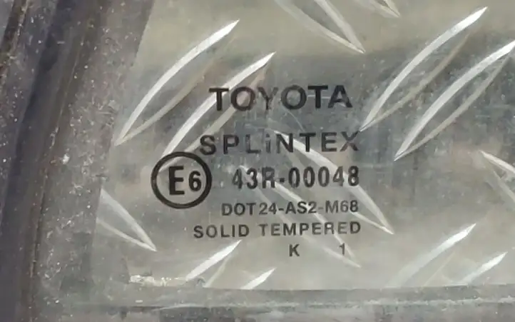 Toyota Corolla E120 E130 (2000 - 2004) 43R00048 Форточка двери — фото 2