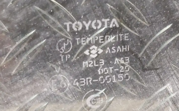 Toyota Previa (XR30, XR40) II (2000 - 2006) 43R00150 Заднее боковое стекло — фото 2