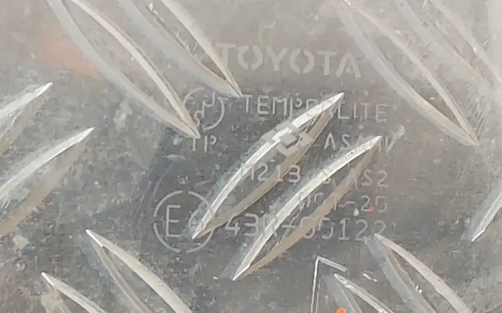 Toyota Yaris Verso (1999 - 2005) 43R00122 Стекло передней двери — фото 2