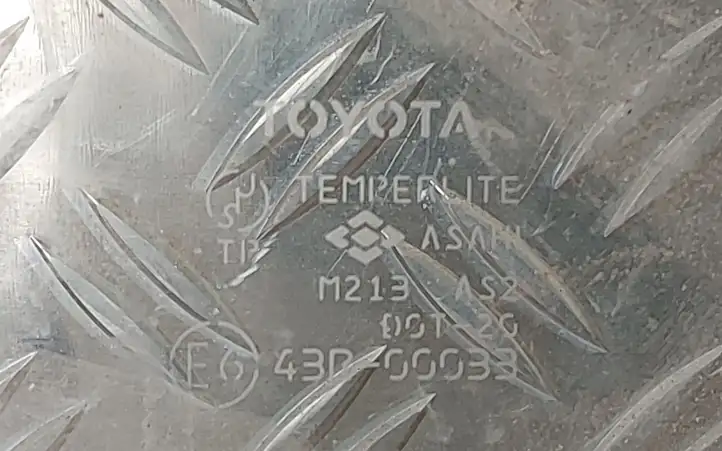 Toyota Avensis Verso (2001 - 2004) 43R00033 Стекло задней двери — фото 2