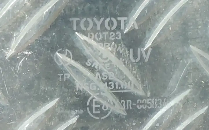 Toyota Yaris Verso (1999 - 2005) 43R005834 Стекло задней двери — фото 2