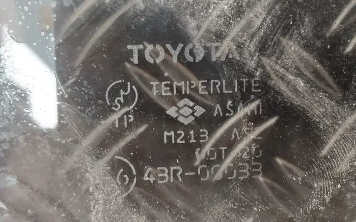 Toyota Avensis Verso (2001 - 2004) Стекло задней двери — фото 2