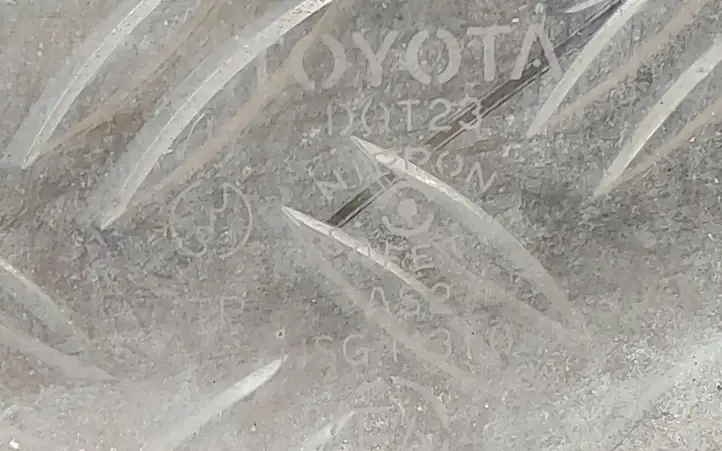 Toyota Corolla E120 E130 (2000 - 2004) 43R005834 Стекло задней двери — фото 2