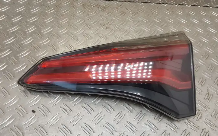 Toyota RAV 4 (XA40) (2012 - 2018) 8158042032 Задний фонарь в крышке багажника — фото 2