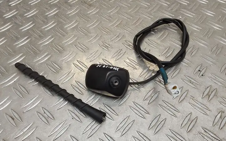 Toyota Yaris (2014 - 2019) Усилитель антенны — фото 3