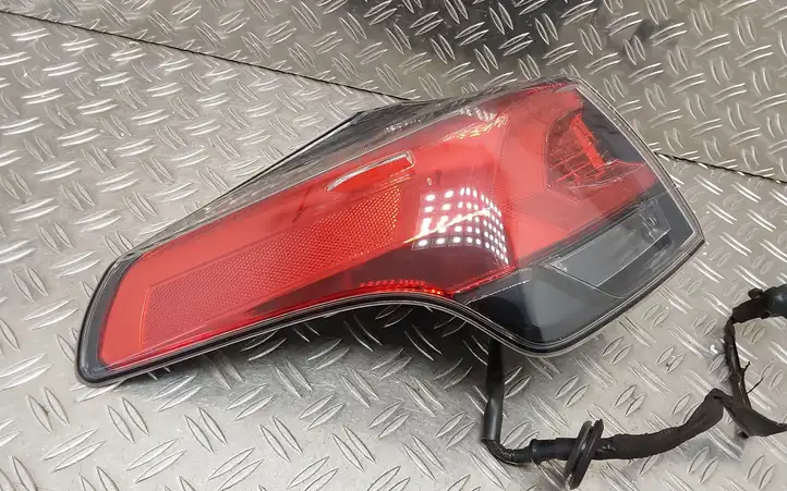 Toyota RAV 4 (XA40) (2012 - 2018) 8156042202 Задний фонарь в кузове — фото 4