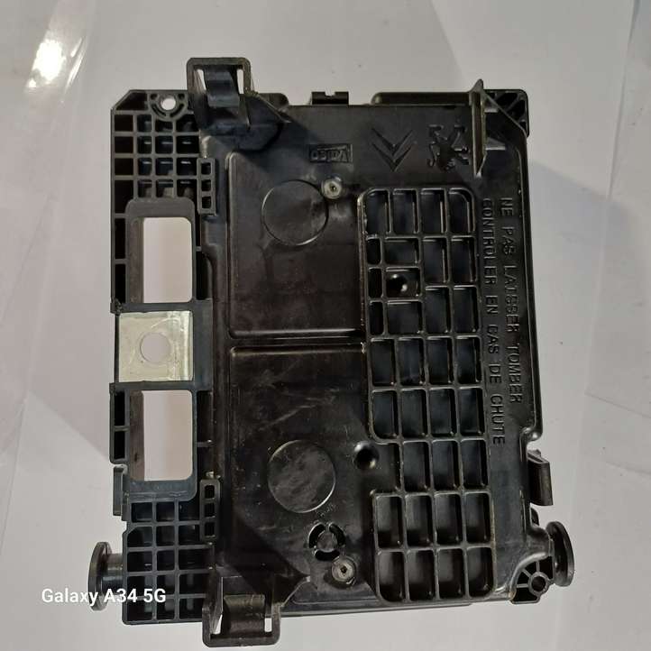 Peugeot 207 (2010 - 2016)  9667199780 Модуль управления BSM