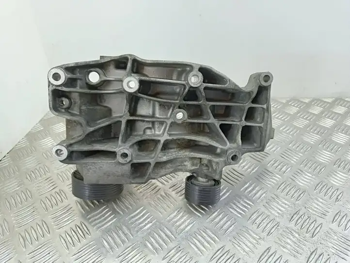 BMW 3 E90 E91 (2005 - 2012) 7802639 Кронштейн генератора — фото 5