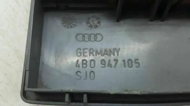 Audi A6 S6 C5 4B (2001 - 2004) 4b0947105 Передняя подсветка — фото 4