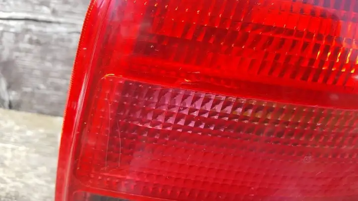 Audi A4 S4 B5 8D (1999 - 2001) 8D9 945 095D Задний фонарь в кузове — фото 4
