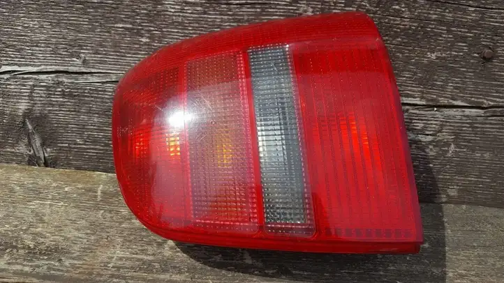 Audi A4 S4 B5 8D (1999 - 2001) 8D9 945 095D Задний фонарь в кузове — фото 5