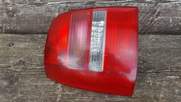 Audi A4 S4 B5 8D (1999 - 2001) 8D9 945 095D Задний фонарь в кузове — фото 2