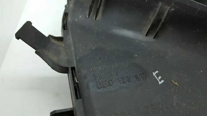 Audi A4 S4 B6 8E 8H (2000 - 2006) 8E0129617D Детали воздухозаборника — фото 3