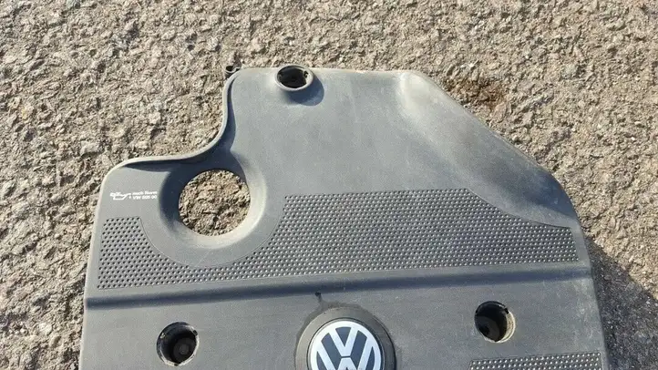 Volkswagen Golf IV (1998 - 2005) 038103925L Крышка двигателя декоративная — фото 3