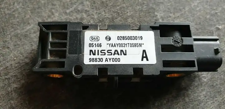 Nissan Primera (2001 - 2008) 98830AY000 Датчик удара SRS — фото 1