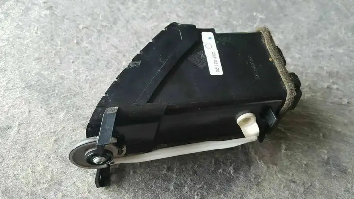 Nissan Primera (2001 - 2008) A1007035 Боковой воздушный дефлектор — фото 3