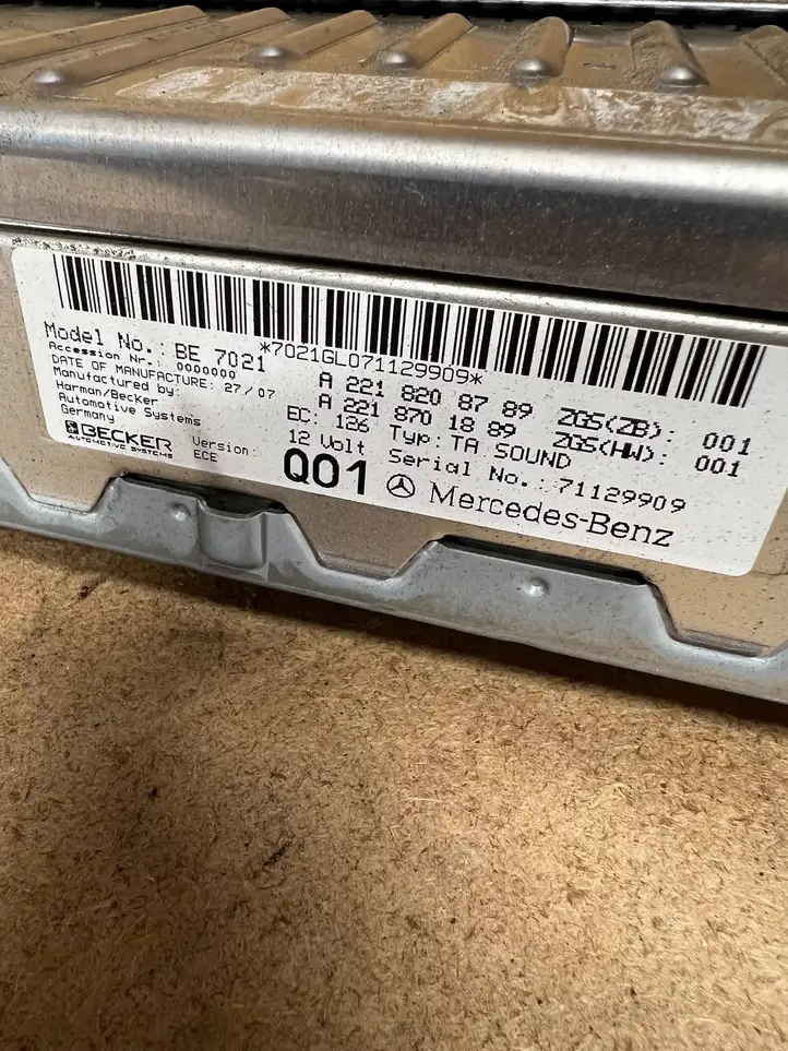 Mercedes-Benz S W221 (2005 - 2013) a2218208789 Усилитель антенны — фото 3