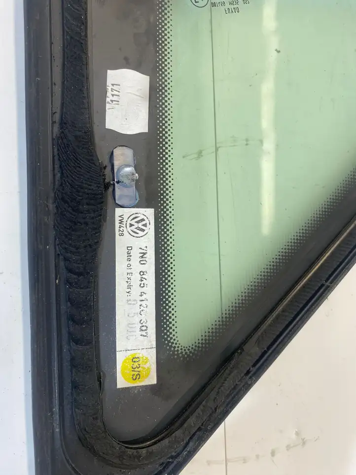 Volkswagen Sharan (2010 - 2015) 7N0845412B Треугольное стекло кузова — фото 1