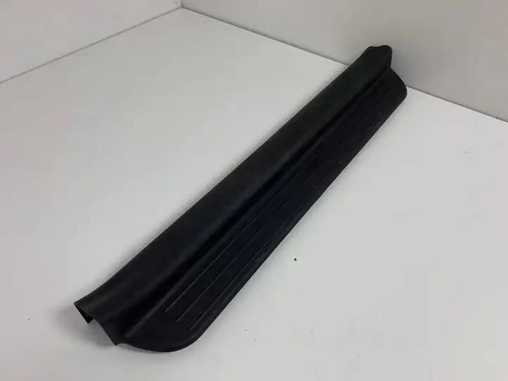 Kia Ceed (2010 - 2012) 858741H000 Внутренняя отделка переднего порога — фото 1