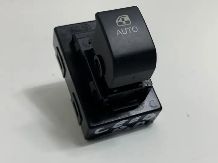 Kia Ceed (2010 - 2012) 935751H100 Кнопка стеклоподъемников — фото 1