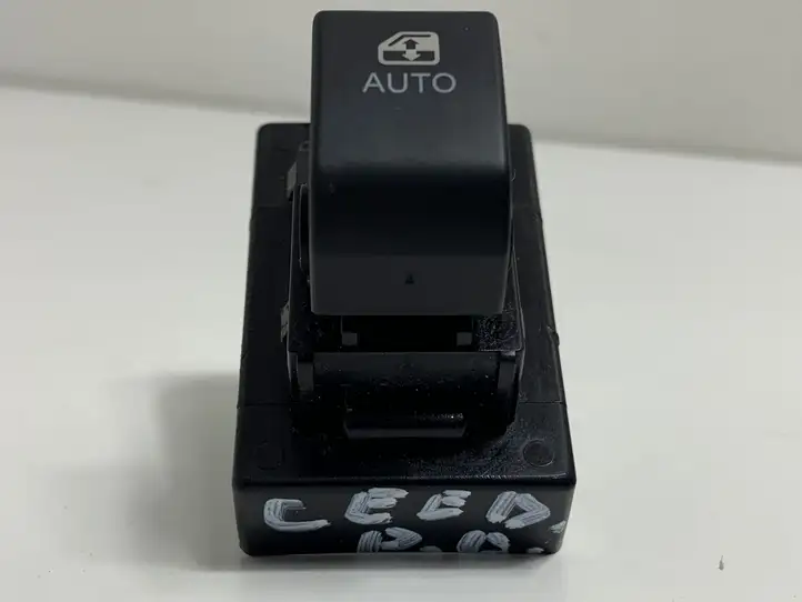 Kia Ceed (2010 - 2012) 935751H100 Кнопка стеклоподъемников — фото 4