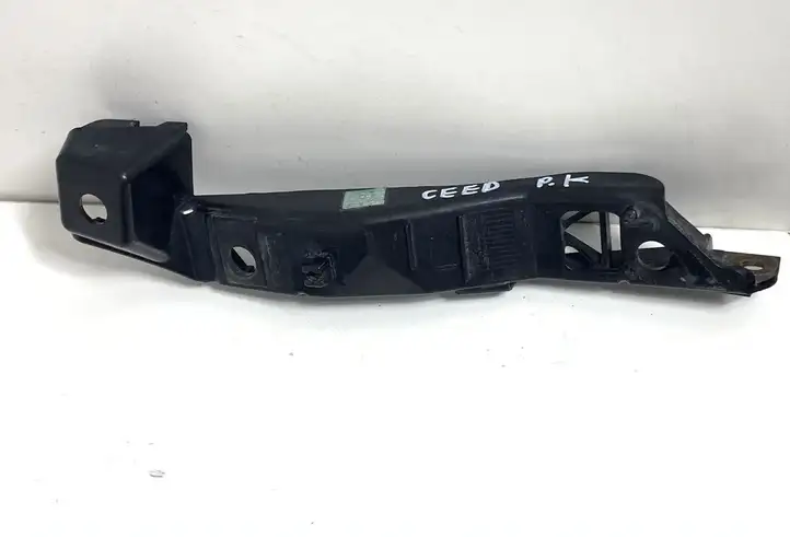Kia Ceed (2010 - 2012) 865131H500 Кронштейн переднего бампера — фото 1