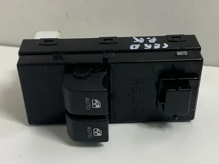 Kia Ceed (2010 - 2012) 909B04512492 Кнопка стеклоподъемников — фото 1