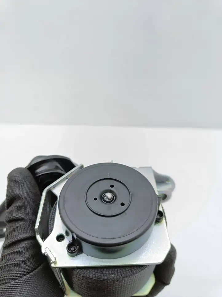 Opel Zafira C (2014 - 2016) 13251552 Центральный ремень безопасности — фото 4