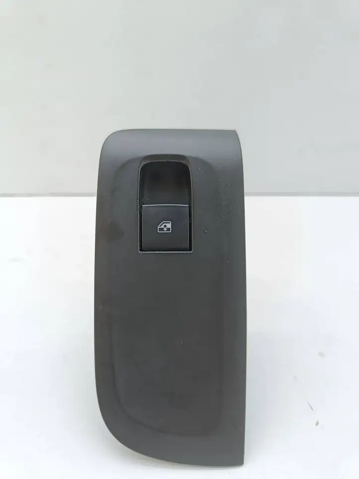 Opel Zafira C (2014 - 2016) 13301886 Блок кнопок стеклоподъемников — фото 1