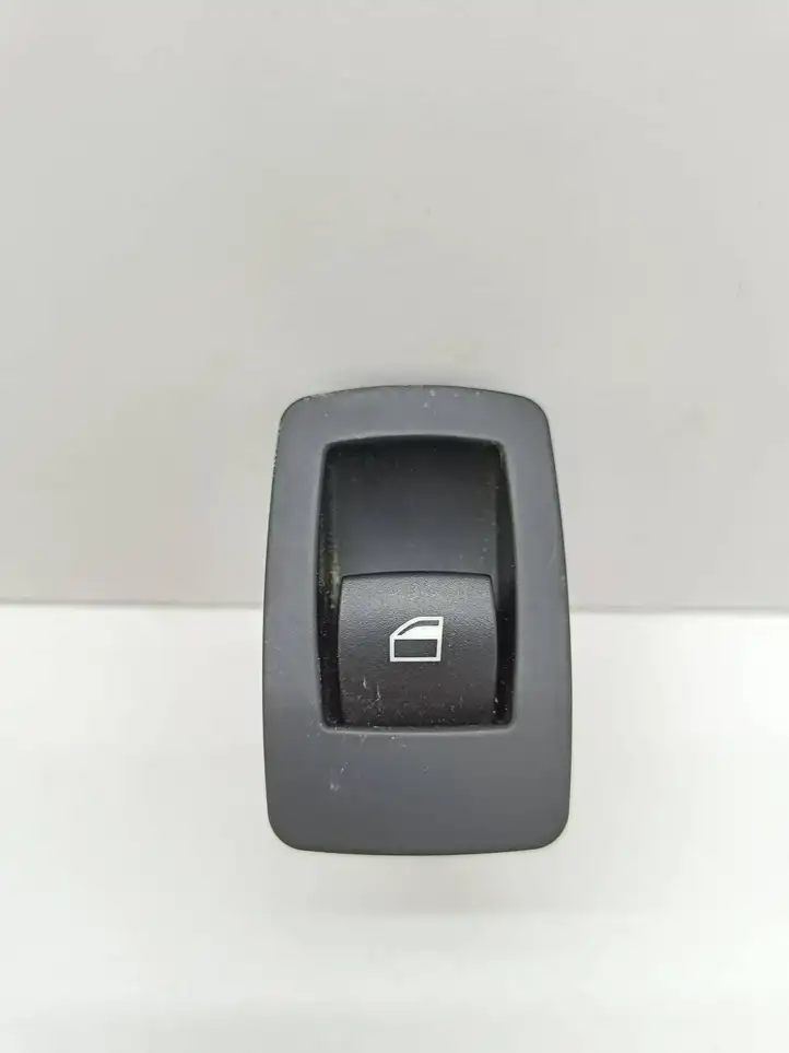 BMW 3 E90 E91 (2005 - 2012) 6945874 Кнопка стеклоподъемников — фото 1