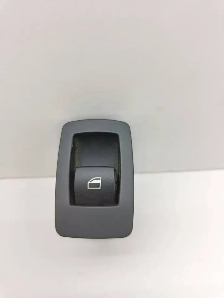 BMW 3 E90 E91 (2005 - 2012) 6945874 Кнопка стеклоподъемников — фото 1