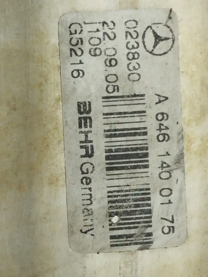 Mercedes-Benz C W203 (2000 - 2007) A6461400175 Охладитель клапана EGR — фото 6