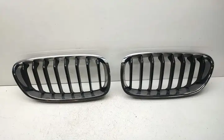 BMW 1 F20 F21 (2011 - 2019) 7239022 Верхняя решетка радиатора — фото 1
