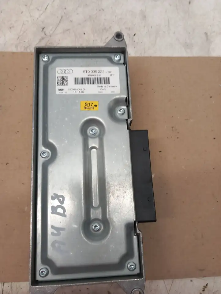 Audi A4 S4 B8 8K (2007 - 2011) 8T0035223J Усилитель звука — фото 3
