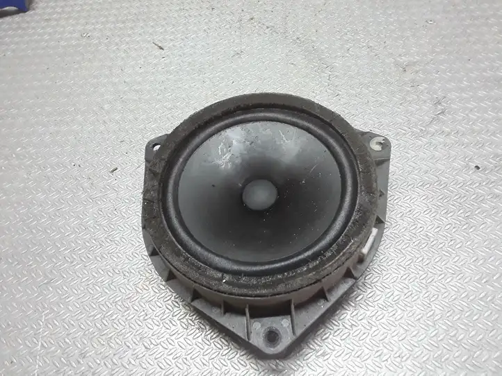 Toyota Corolla Verso E121 (2001 - 2004) 8616044120 Динамики передних дверей — фото 1