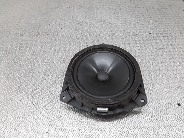 Toyota Avensis Verso (2001 - 2004) 8616044120 Динамики передних дверей — фото 1